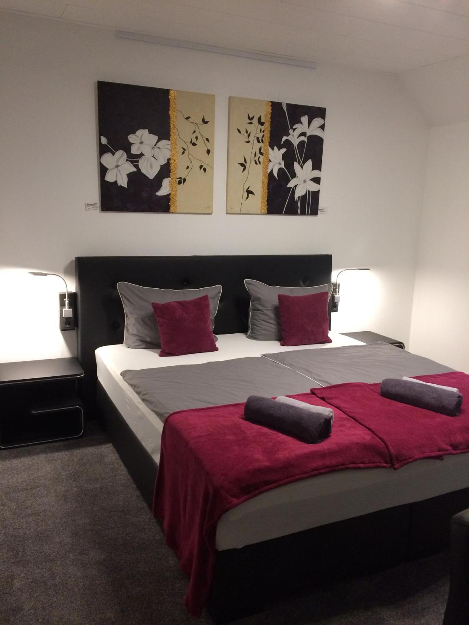 Haus Gerry Hotel ดุสเซลดอร์ฟ ภายนอก รูปภาพ